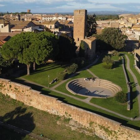 Hotel Piazza Duomo Tuscania Exterior foto