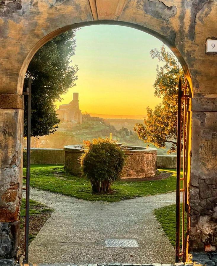 Hotel Piazza Duomo Tuscania Exterior foto